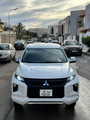 ميتشي L200 جديدة الوكيل نظافه تتكلم