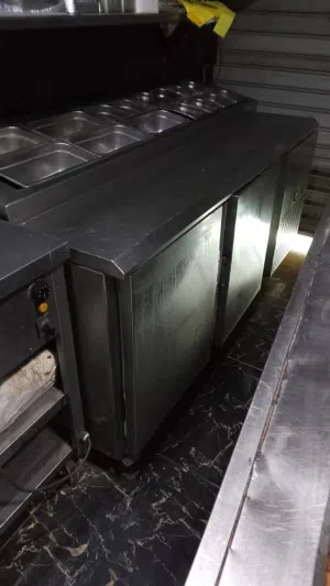 معدات مطعم استعمال 8 شهور