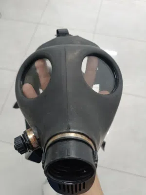 قناع غاز مستعمل حمايه كامله بدون فلتر