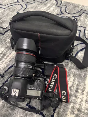كاميرا كانون 5D mark 4 وعدسة EF 24-70mm