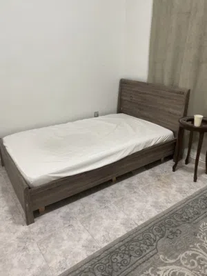 سرير نفر ونص خشب استعمال جيد