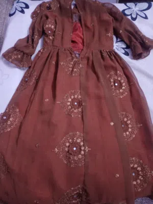 فساتين مستعمله مره واحده