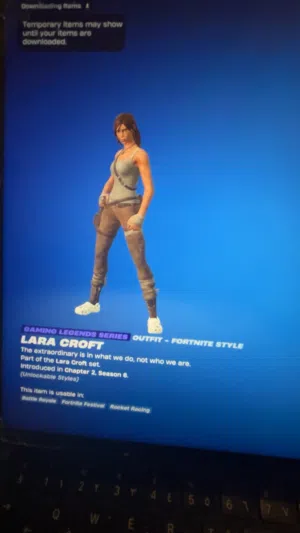 حساب فورت نايت نادر سعره 80 صارف عليه اكثر من 400 دينار للتواصل صارلي ست سنين خبره لا تحاتي