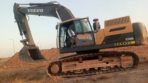 Construction Equipments . Tracked Excavator . 20173