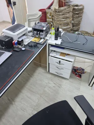 مكتب 5 قطع نظيف ماشاء الله للبيع حوالة عادي
