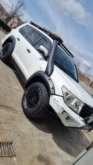بيع او ايجار شركات نفطية.تويوتا ديزل V8 لاندكروزر 2014 تجهيز كامل محرك نافطة ديل توربو 4.5