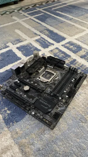 Gigabyte Z370M D3Hلوحة ام (مذربورد)