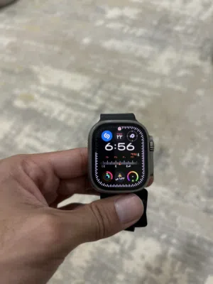 للبيع ساعة Apple Watch Ultra Titanium بحالة ممتازة جدا، شاشة سافاير، GPS + و بطارية قوية