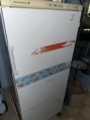 ثلاجه غير شغاله فقط هيكل نوع كلفينيتر