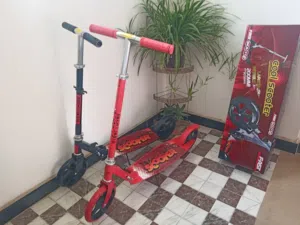 سكوتر حجم كبير مع خدمة توصيل