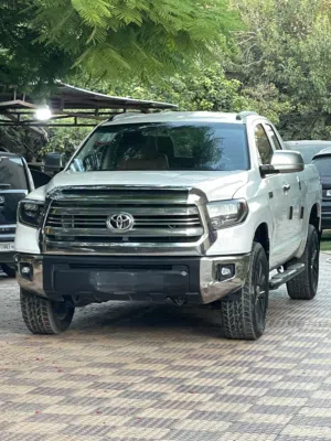Used Toyota Tundra in Tripoli