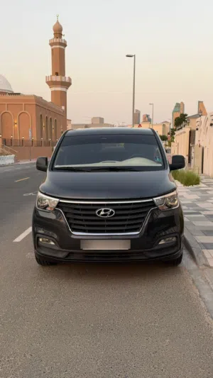 Used Hyundai H1 in Dubai