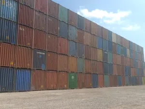 حاويات للبيع