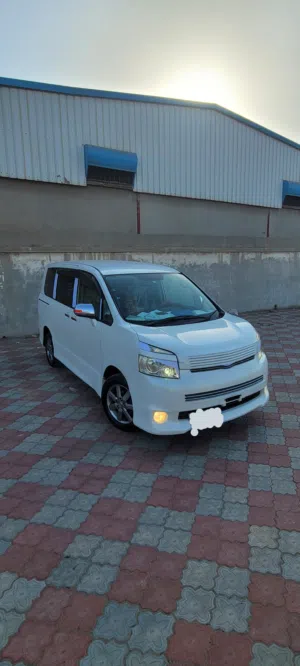 Used Toyota Voxy in Aden