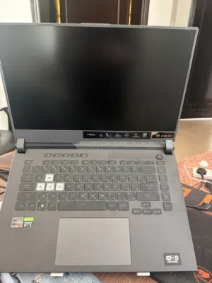 للبيع لابتوب ASUS ROG Strix G15 Gaming Laptop او البدل مع ps5
