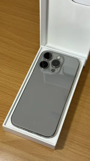 للبيع او البدل  Iphon 15 pro 256"