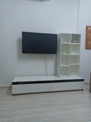 طقم صالة مودرن (طاولة تلفزيون + خزانة تخزين)