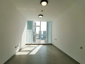 2 Bedrooms . 3 Bathrooms . 140 m23