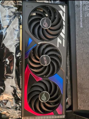Asus rog strix rtx 4070Ti oc