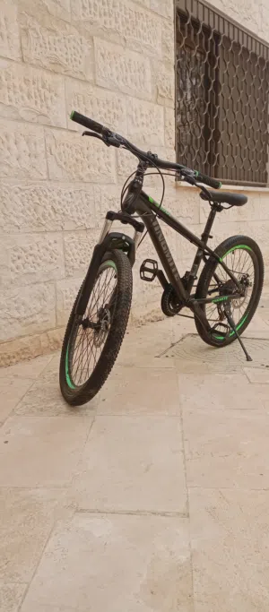 دراجه هوائيه مع قفل