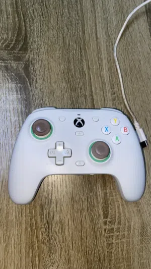 ايد سلكية احترافية gamesir7