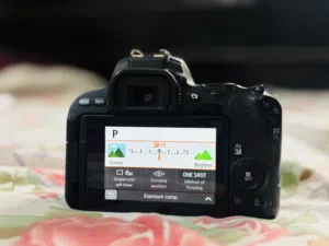 Canon EOS 200D