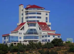 قطعه ارض للبيع رجم عميش على شارعين في اجمل موقع سكن خاص بسعر مميز جدا