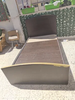 تخت مفرد ونص خشب زان نظيف مستعمل