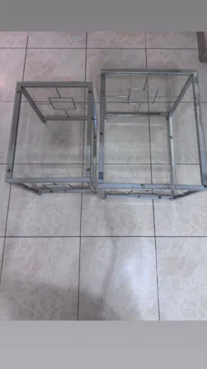 للبيع طاولات زجاج مستخدم