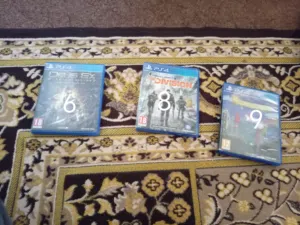 سيديات بلاستيشن 4 سيديات نضيفه ولا خدش