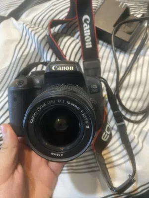 كاميرا كانون 750D معها شنته والعدسه وشاحن والبطاريه