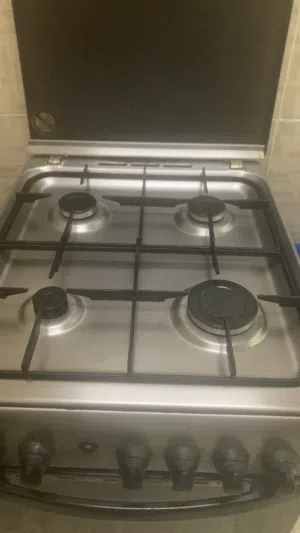 طباخه غاز 4 شعله بفرن شغال ممتاز حالته ممتازه