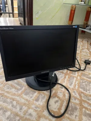شاشة من شركة سامسونج ربي يبارك للبيع بسعر ممتاز بعون الله واستعمال نظيف