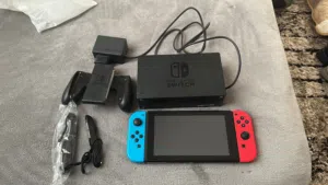 ننتندو سويتش الفئة الأولى مستعمل خفيف جدا سعر مغري مع جميع غراضها
