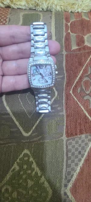 للبيع ساعه بسعر مناسب
