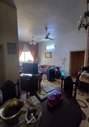 عمارة للبيع موقع مميز وتجاري  اللتصال مع المالك