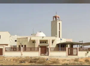 قطعة ارض للبيع عين زارة اربع شوراع عليوي جنب مسجد إسراء ومعراج حي فيلات منظم لتوصل هاتف او وتسب