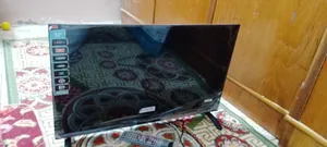 Azara . LED . 32 inch2