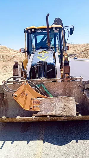 باكهو لودر فولفو bl61b مع الجك للبيع فل اضافات