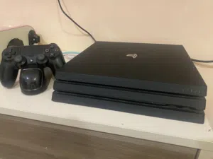 -NEGOITABLE- Ps4 pro gaming bundle in good condition