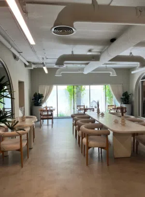 LUXURY RUNNING RESTAURANT FOR SALE