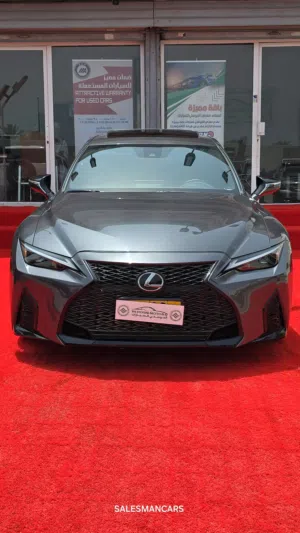 لكزس IS350 F Sport – موديل 2024موتر لعشاق الأداء مع الفخامة في آن واحد.