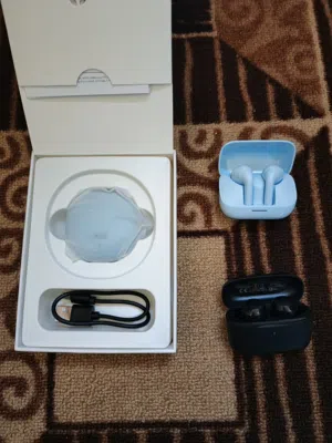 مجموعة سماعات للبيع