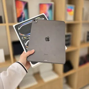 iPad Pro M4 - 13-inch - 256GB Wi-Fi + Cellular قابل للتفاوض