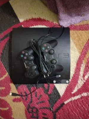 بلايستيشن 3 سليم بحاله ممتازه معاه 3 درعات 2 اورجنال و واحد هاي كوبي الجهازه ممتاز ومفهوش ولا مشكله