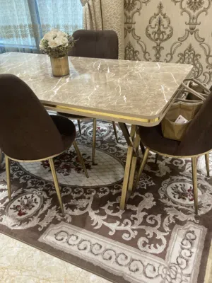 طاولة طعام مع كراسي 3