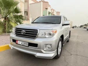 تويوتا لاند كروزر  GXR V6  خليجي موديل 2015 ، صبغة وكالة، وبحالة الوكالة كامل تشيكات وكالة