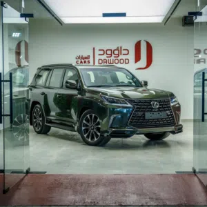 لكزس LX 570 KURO كورو خليجي موديل 2021 اللون المميز