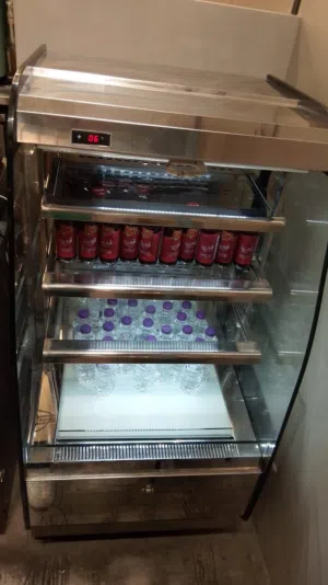 ثلاجة عرض ثلاثية للمشروبات والماكولات الباردة