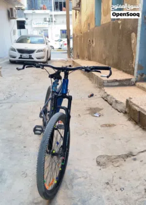دراجه هوائيه ربي يبارك للبيع رقمها 27.5راجه جبليه ورياضيه كل شي فيها شغار مرشات شغلات الا وحده مارشه